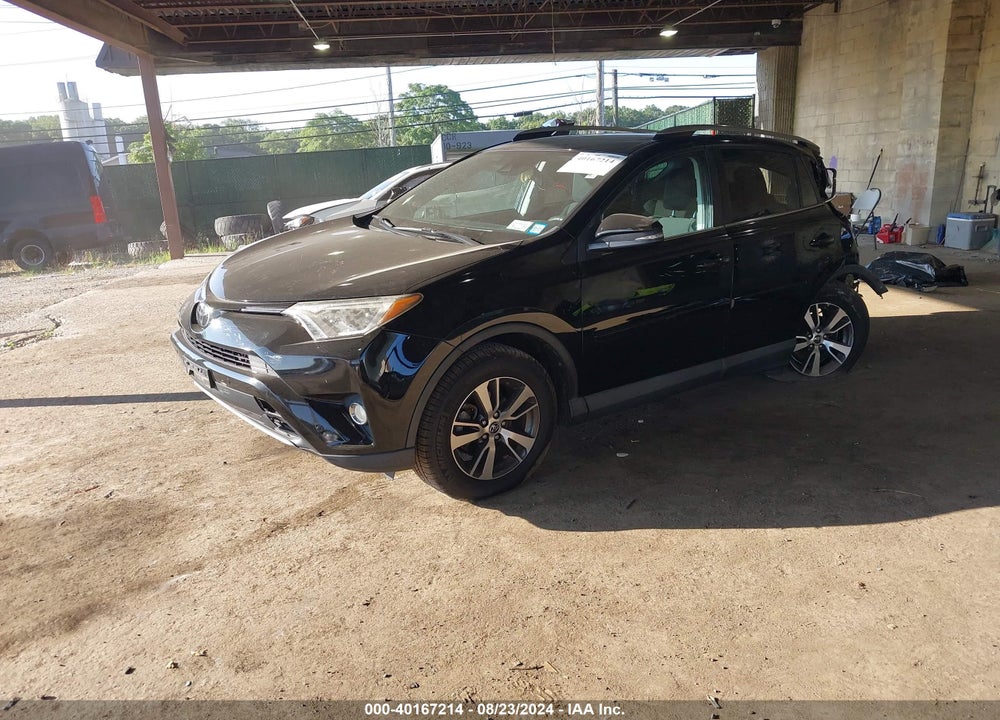 2017 TOYOTA RAV4 XLE VIN: 2T3RFREV1HW641826