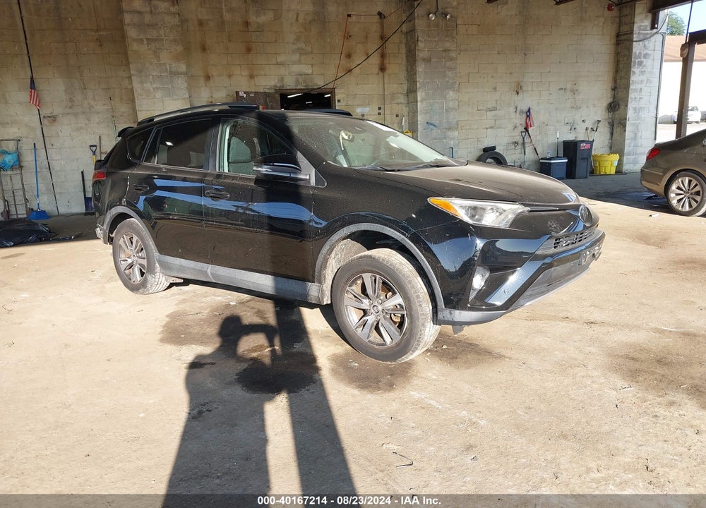 2017 TOYOTA RAV4 XLE VIN: 2T3RFREV1HW641826