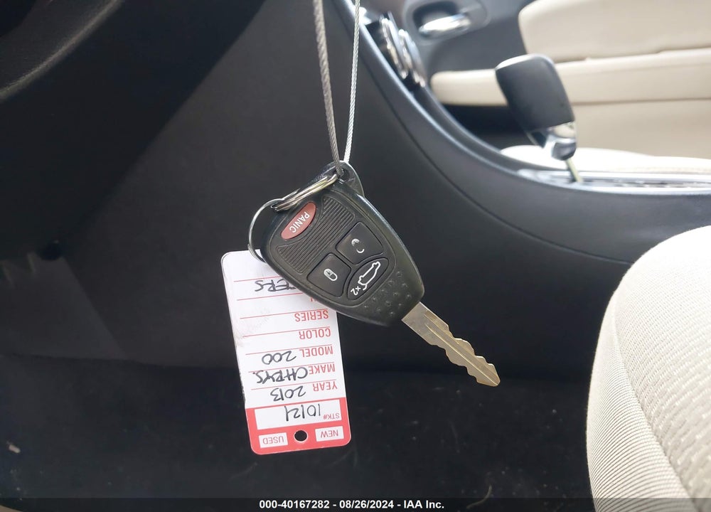 2013 CHRYSLER 200 LX VIN: 1C3CCBAB3DN686211