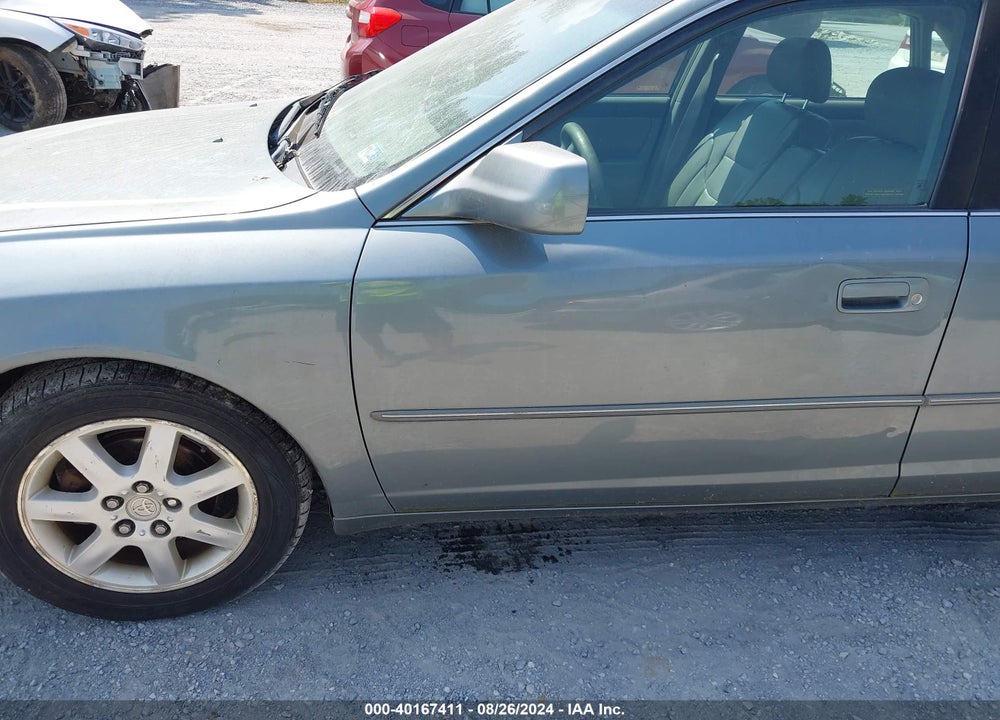 2002 TOYOTA AVALON XLS VIN: 4T1BF28B52U250267