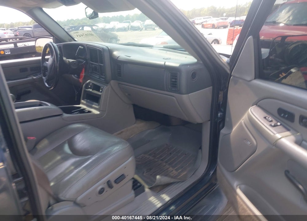 2004 CHEVROLET SUBURBAN 1500 LT VIN: 1GNEC16Z64J229007