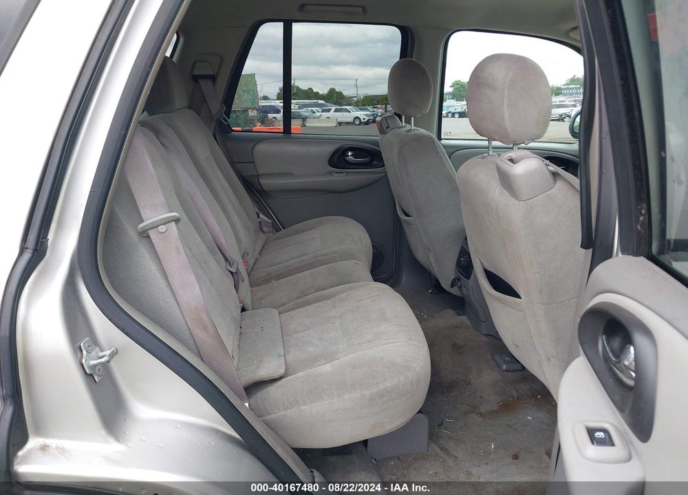 2005 CHEVROLET TRAILBLAZER LS VIN: 1GNDT13S252353077