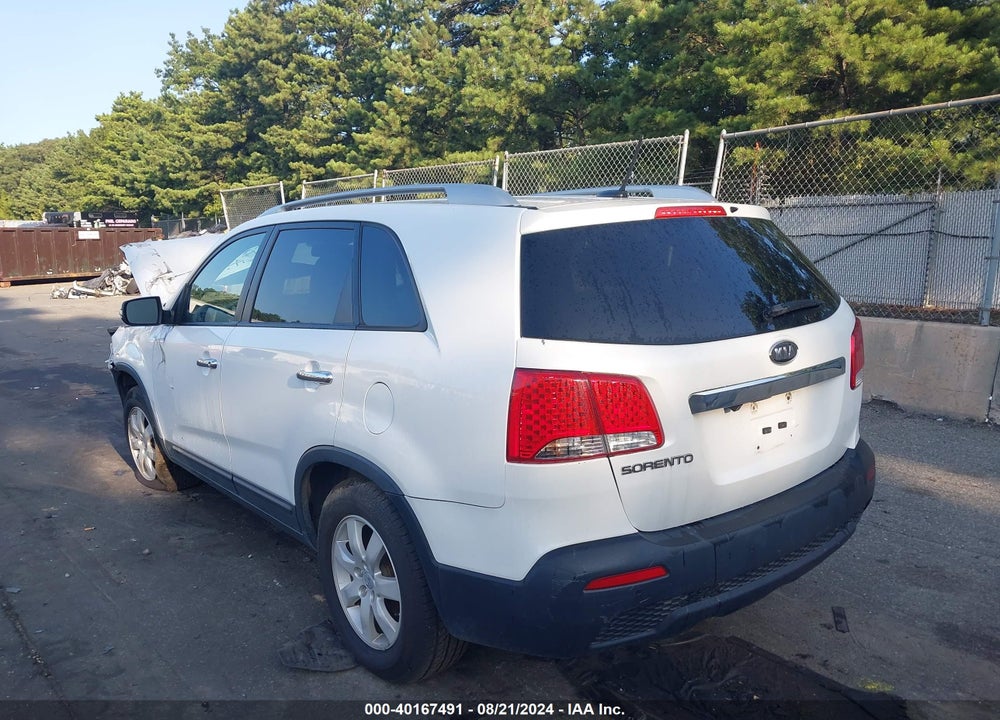 2013 KIA SORENTO VIN: 5XYKT3A60DG354069