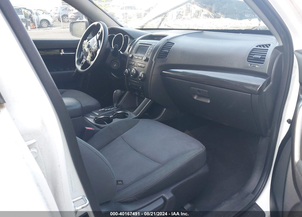 2013 KIA SORENTO VIN: 5XYKT3A60DG354069