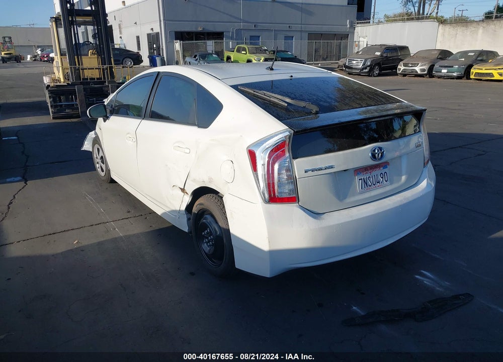 2015 TOYOTA PRIUS TWO VIN: JTDKN3DU7F1995422