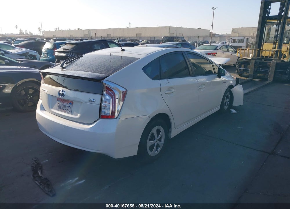 2015 TOYOTA PRIUS TWO VIN: JTDKN3DU7F1995422