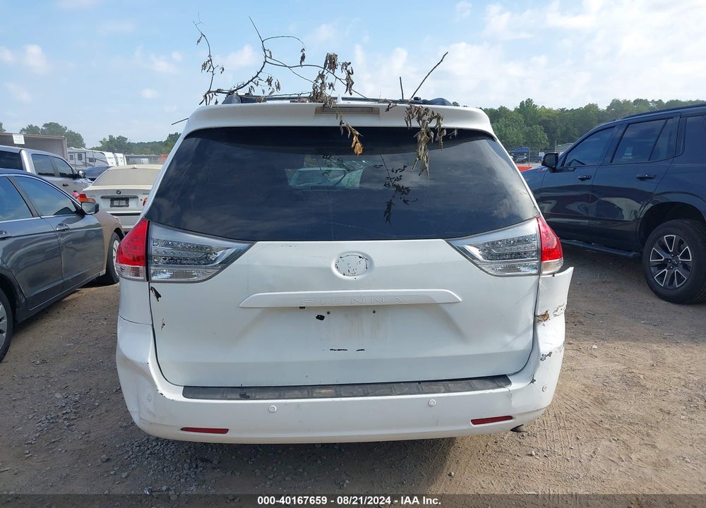 2013 TOYOTA SIENNA XLE V6 8 PASSENGER VIN: 5TDYK3DC7DS309762