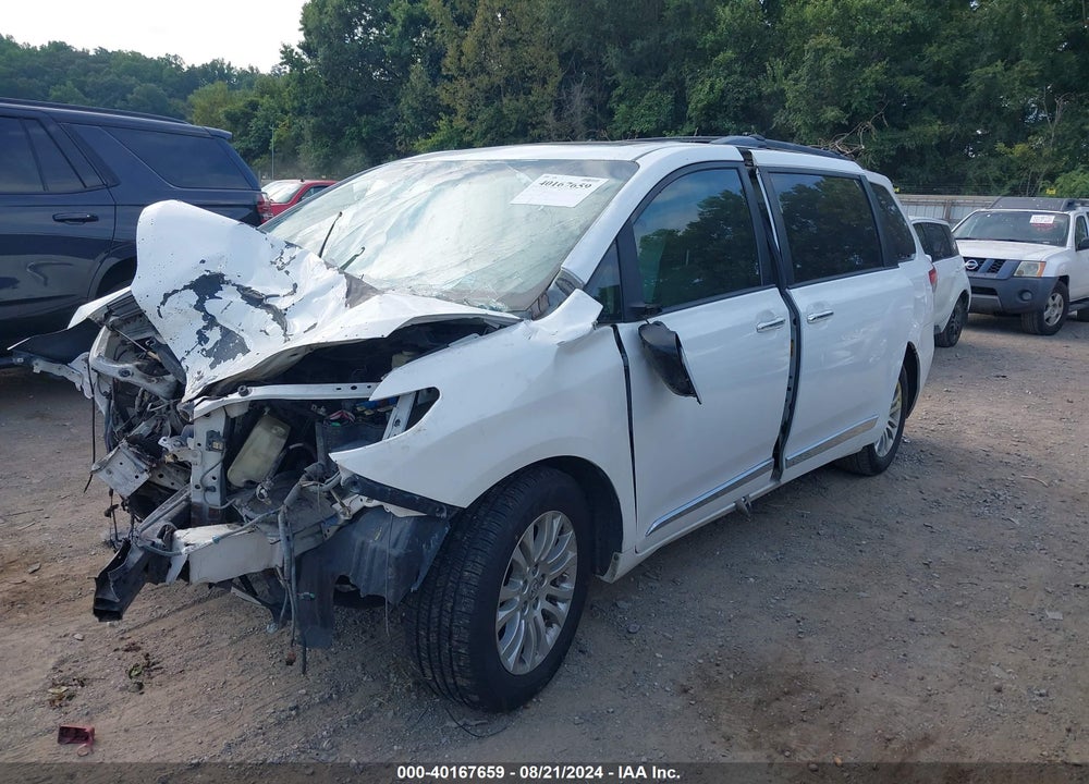 2013 TOYOTA SIENNA XLE V6 8 PASSENGER VIN: 5TDYK3DC7DS309762