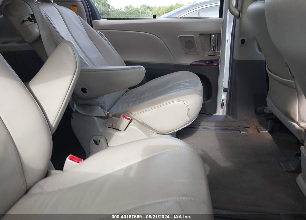 2013 TOYOTA SIENNA XLE V6 8 PASSENGER VIN: 5TDYK3DC7DS309762