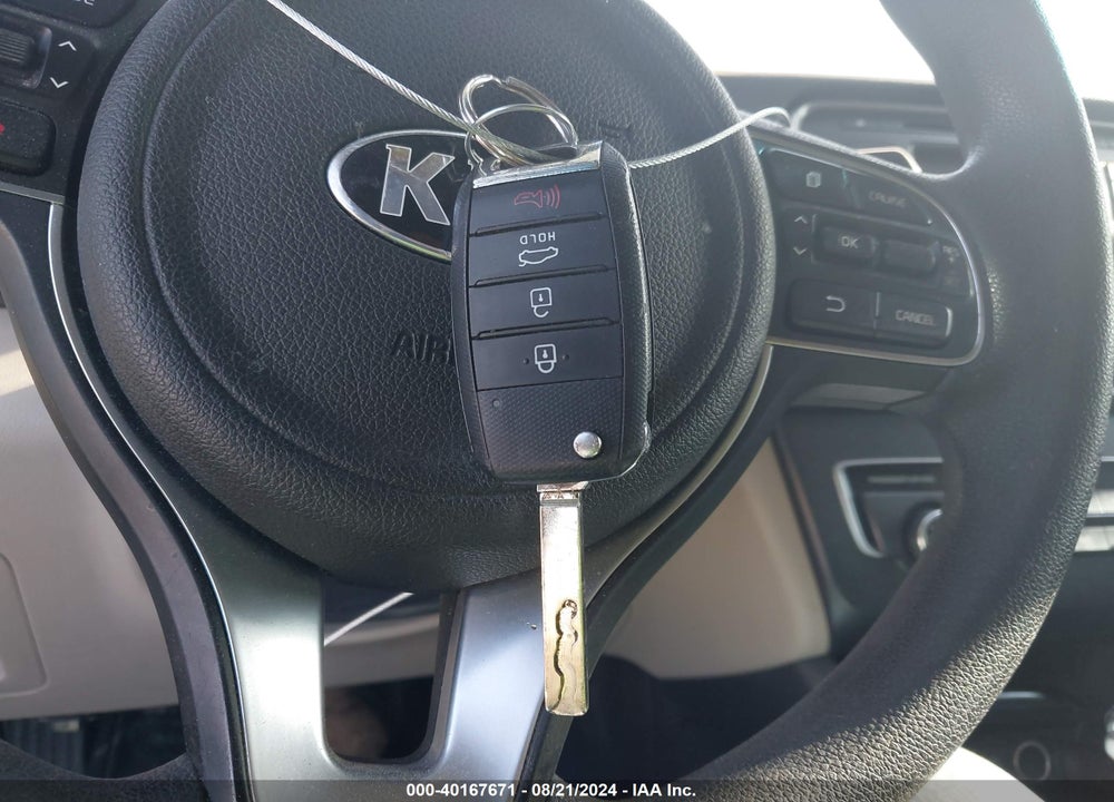 2016 KIA OPTIMA LX VIN: 5XXGT4L38GG102397