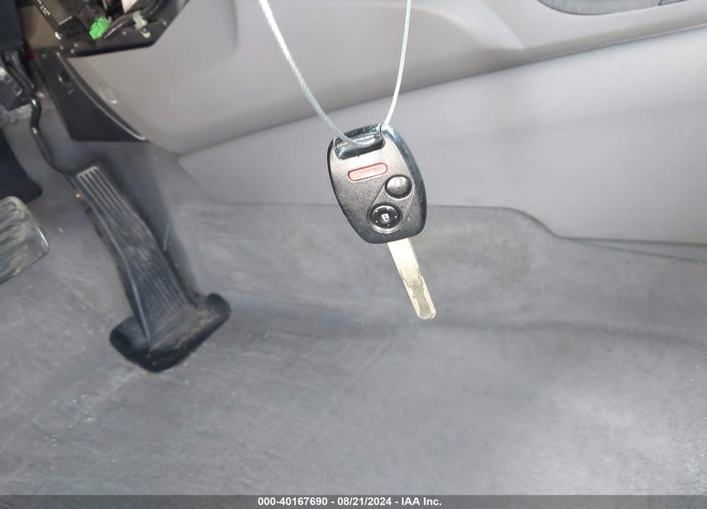 2010 HONDA CIVIC LX VIN: 19XFA1F5XAE043835