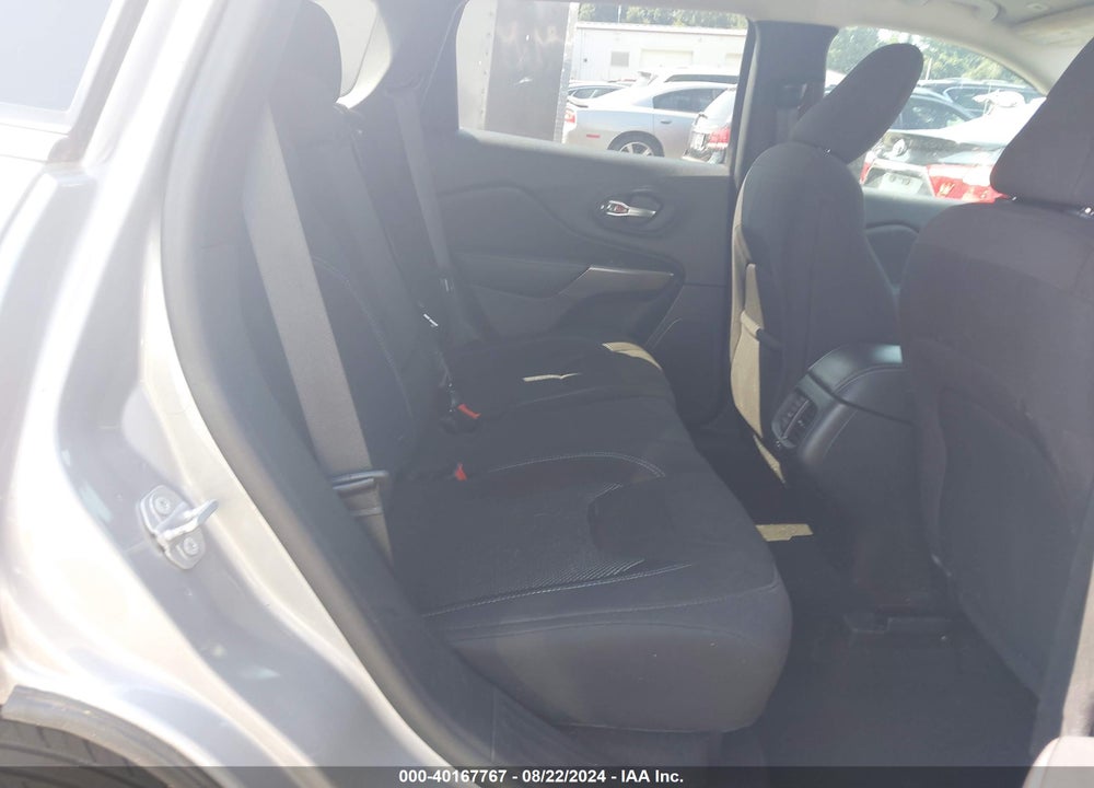 2019 JEEP CHEROKEE LATITUDE FWD VIN: 1C4PJLCB3KD416338
