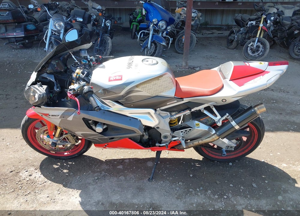 2007 APRILIA RSV 1000 R VIN: ZD4RRTR057S000516