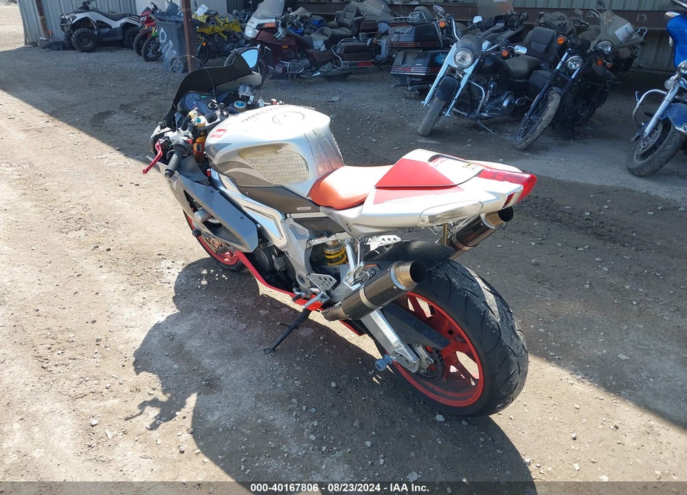 2007 APRILIA RSV 1000 R VIN: ZD4RRTR057S000516