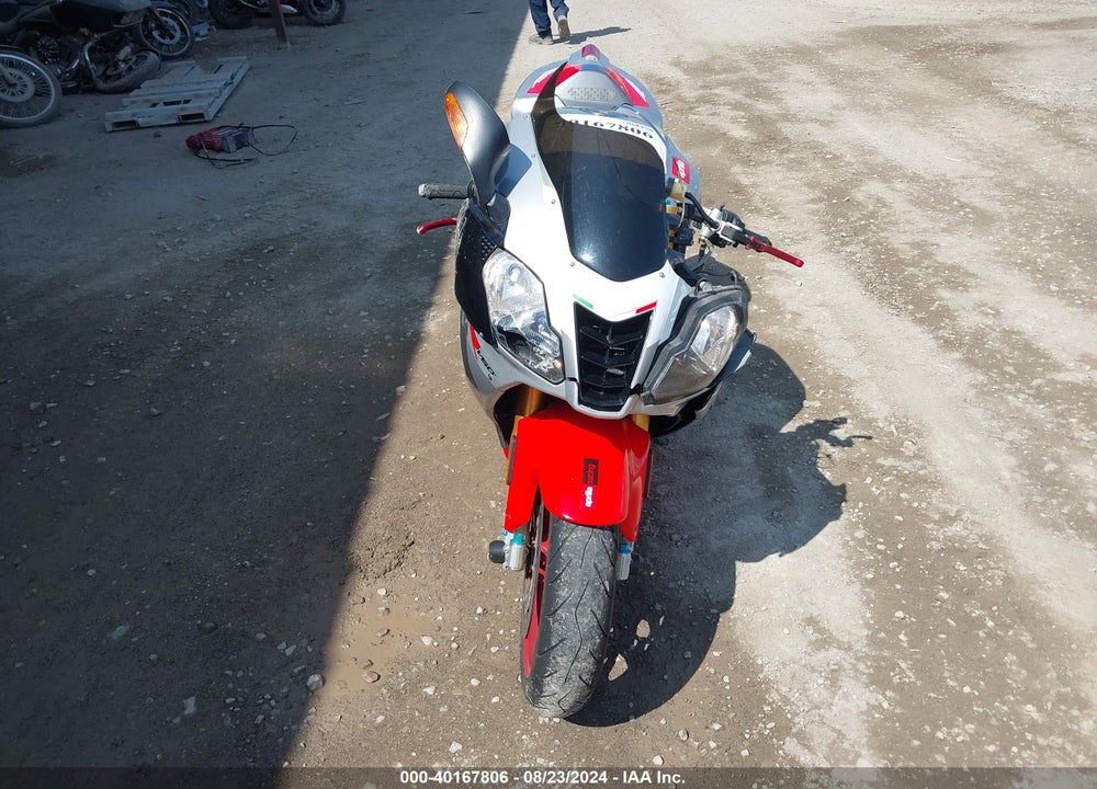 2007 APRILIA RSV 1000 R VIN: ZD4RRTR057S000516