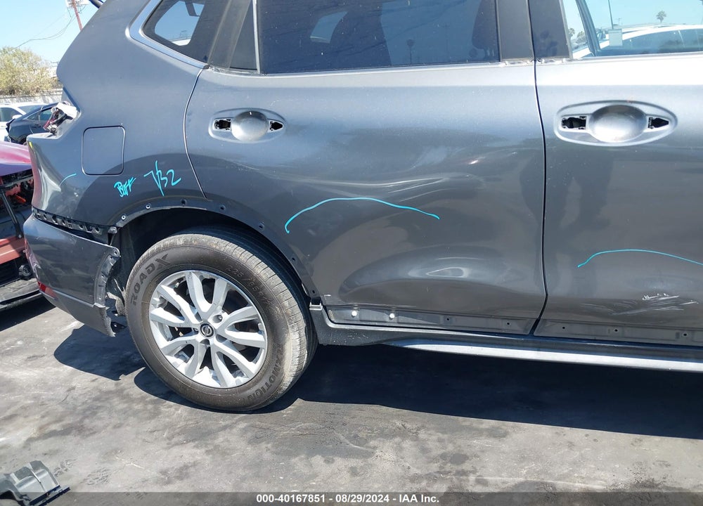 2018 NISSAN ROGUE S/SL/SV VIN: JN8AT2MV6JW307009
