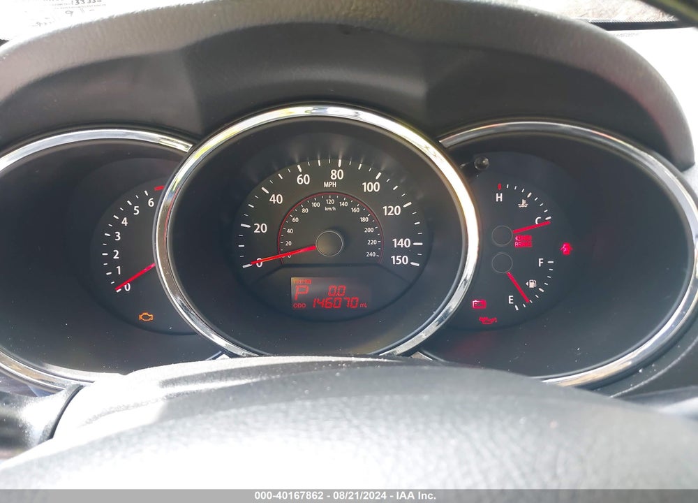 2011 KIA SORENTO LX VIN: 5XYKT4A18BG105753