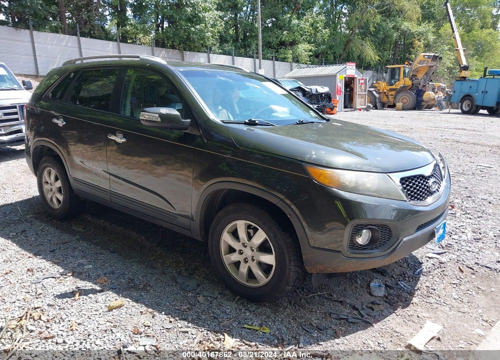 2011 KIA SORENTO LX VIN: 5XYKT4A18BG105753
