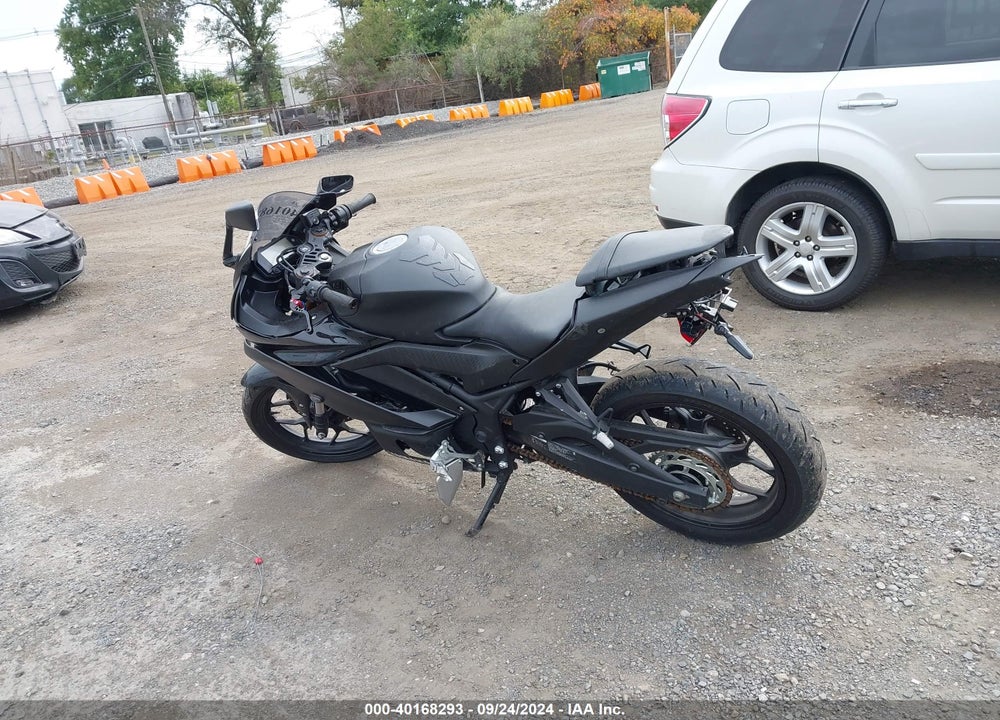 2019 YAMAHA YZFR3 VIN: MH3RH17Y8KK002265