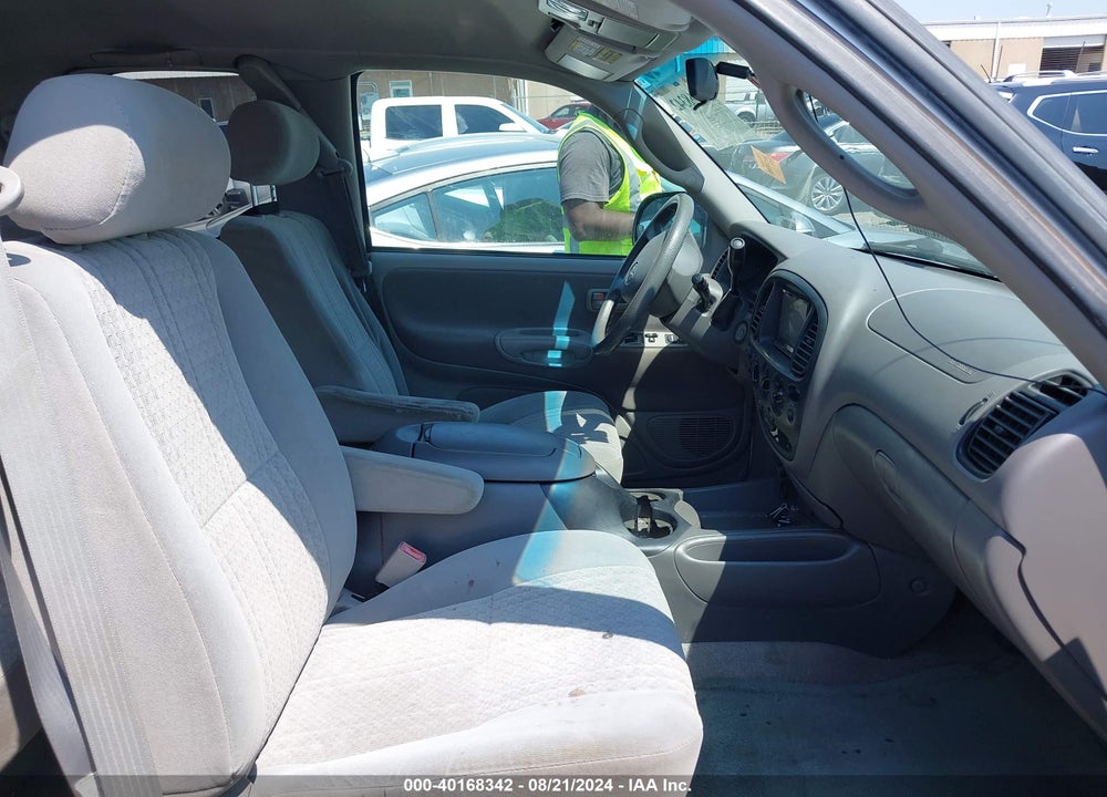 2004 TOYOTA TUNDRA SR5 V8 VIN: 5TBBT44154S447218