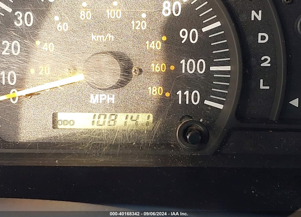2004 TOYOTA TUNDRA SR5 V8 VIN: 5TBBT44154S447218