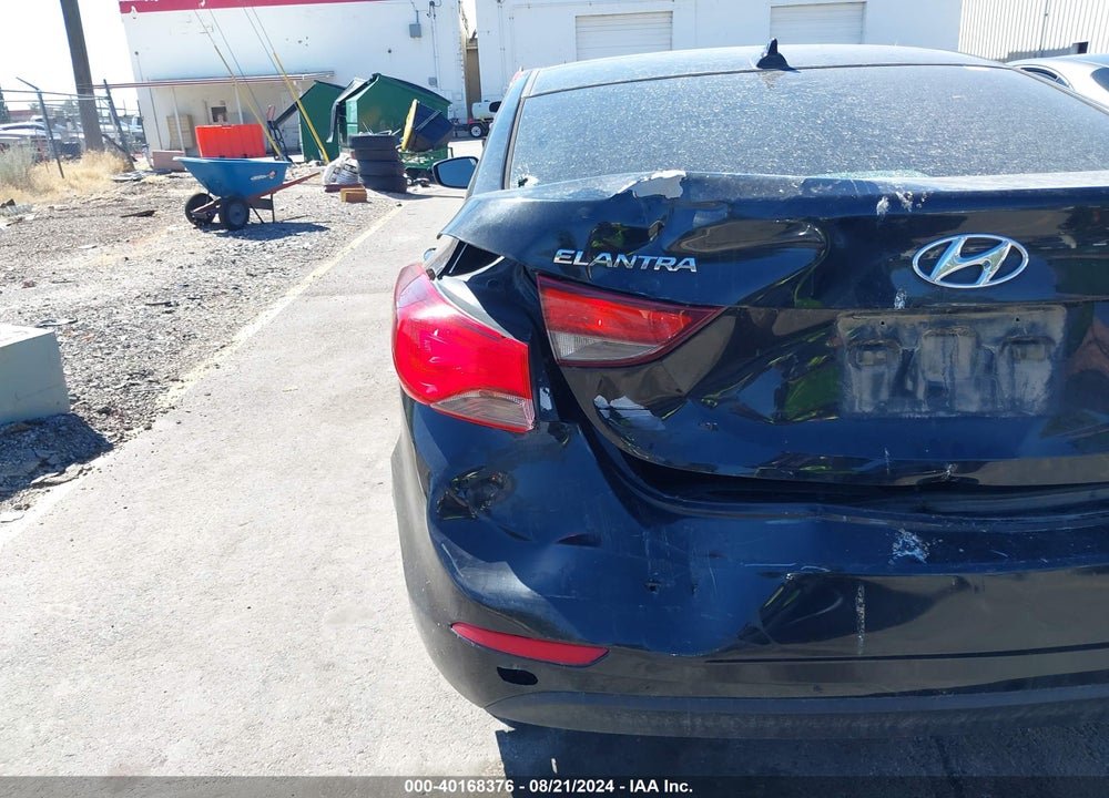 2016 HYUNDAI ELANTRA SE VIN: 5NPDH4AE7GH687700