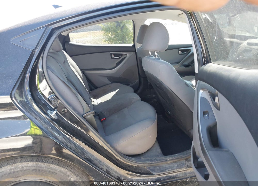 2016 HYUNDAI ELANTRA SE VIN: 5NPDH4AE7GH687700