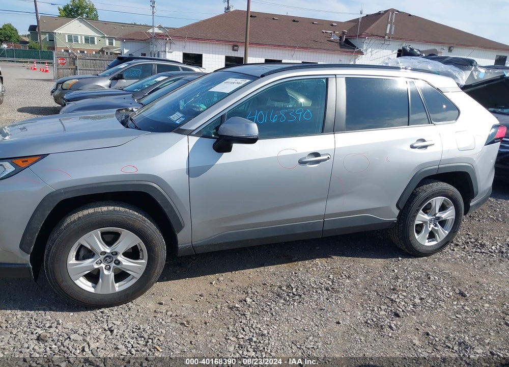 2019 TOYOTA RAV4 XLE VIN: 2T3P1RFV6KW056588