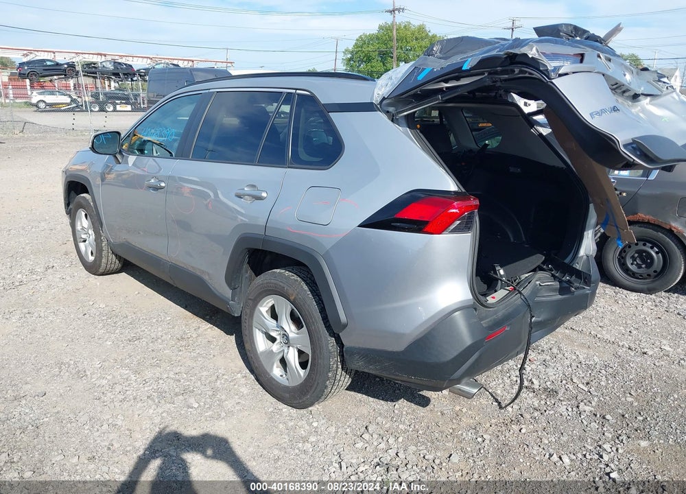 2019 TOYOTA RAV4 XLE VIN: 2T3P1RFV6KW056588