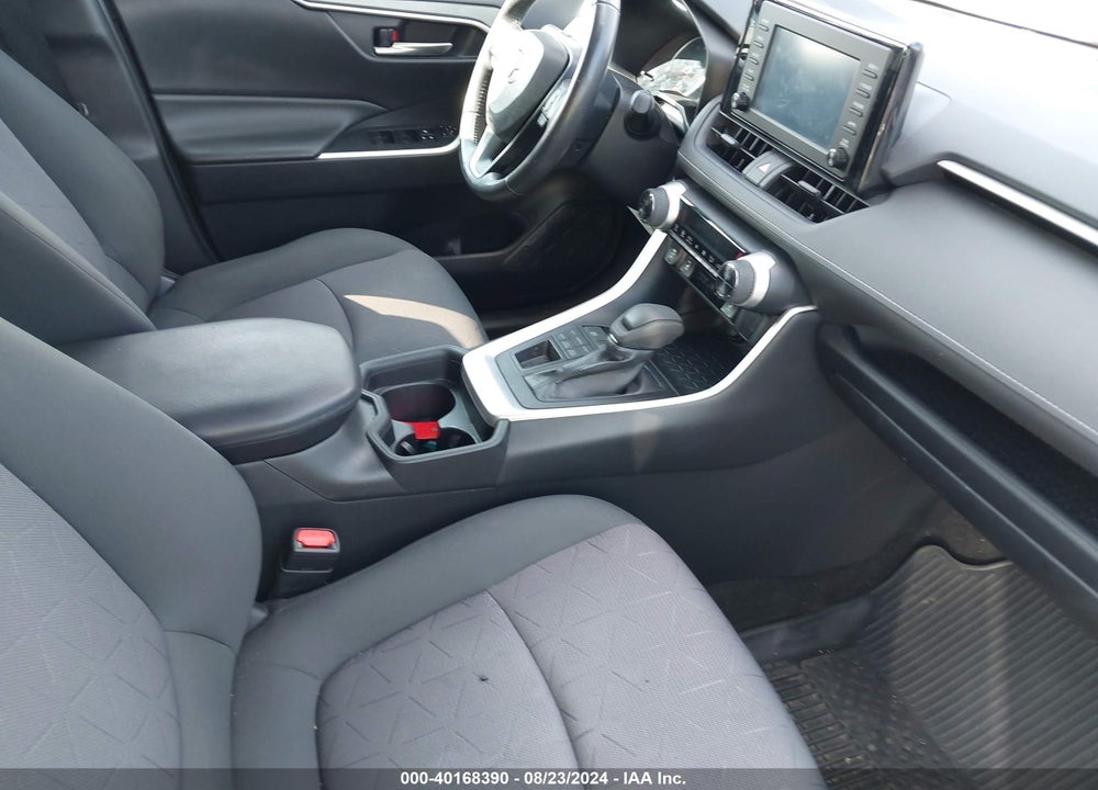 2019 TOYOTA RAV4 XLE VIN: 2T3P1RFV6KW056588