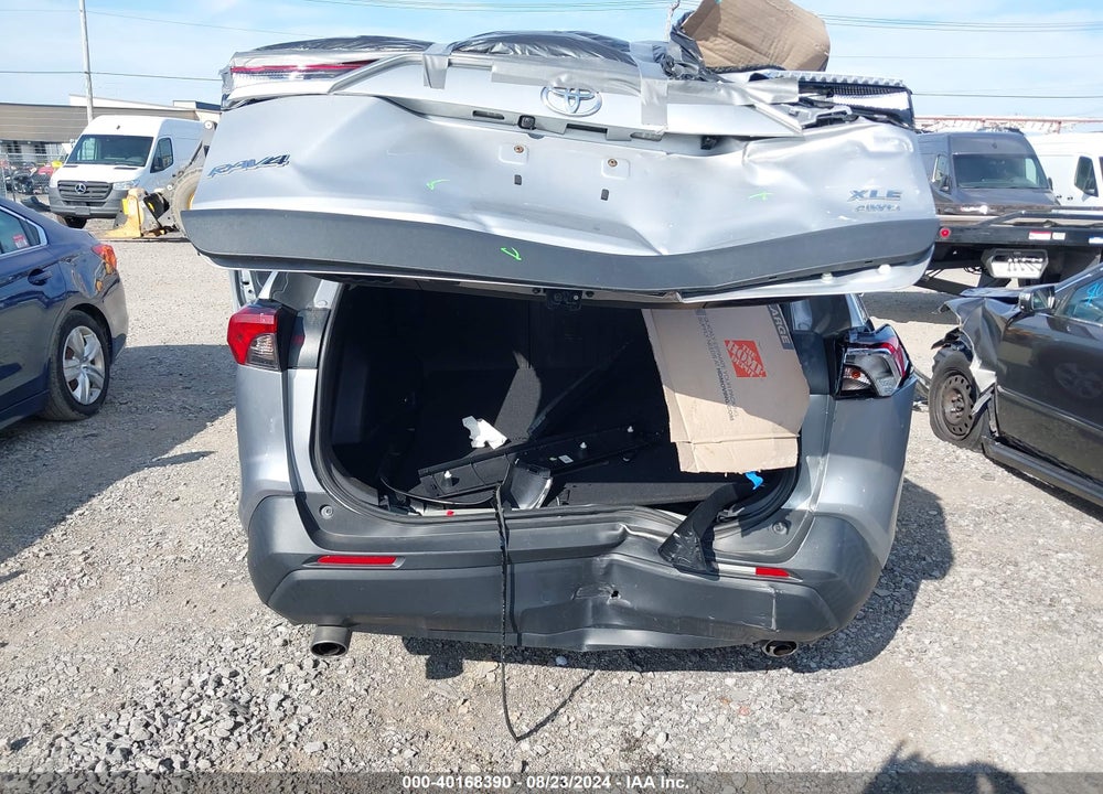 2019 TOYOTA RAV4 XLE VIN: 2T3P1RFV6KW056588