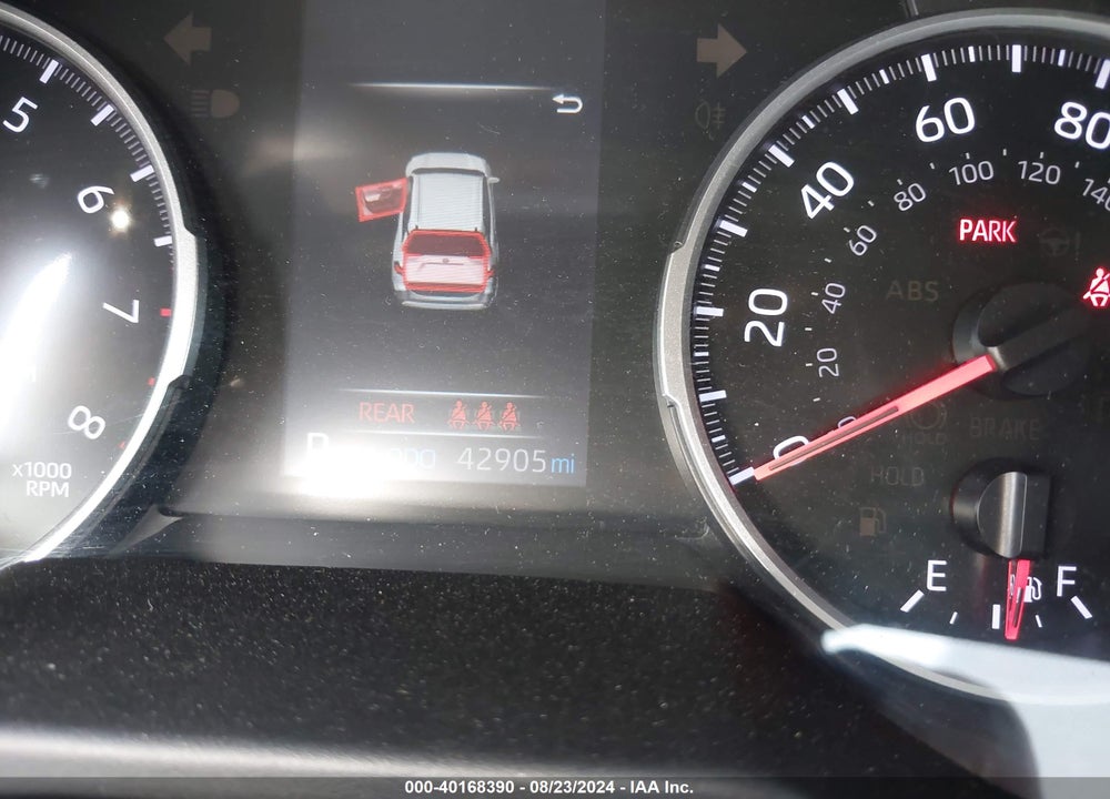 2019 TOYOTA RAV4 XLE VIN: 2T3P1RFV6KW056588