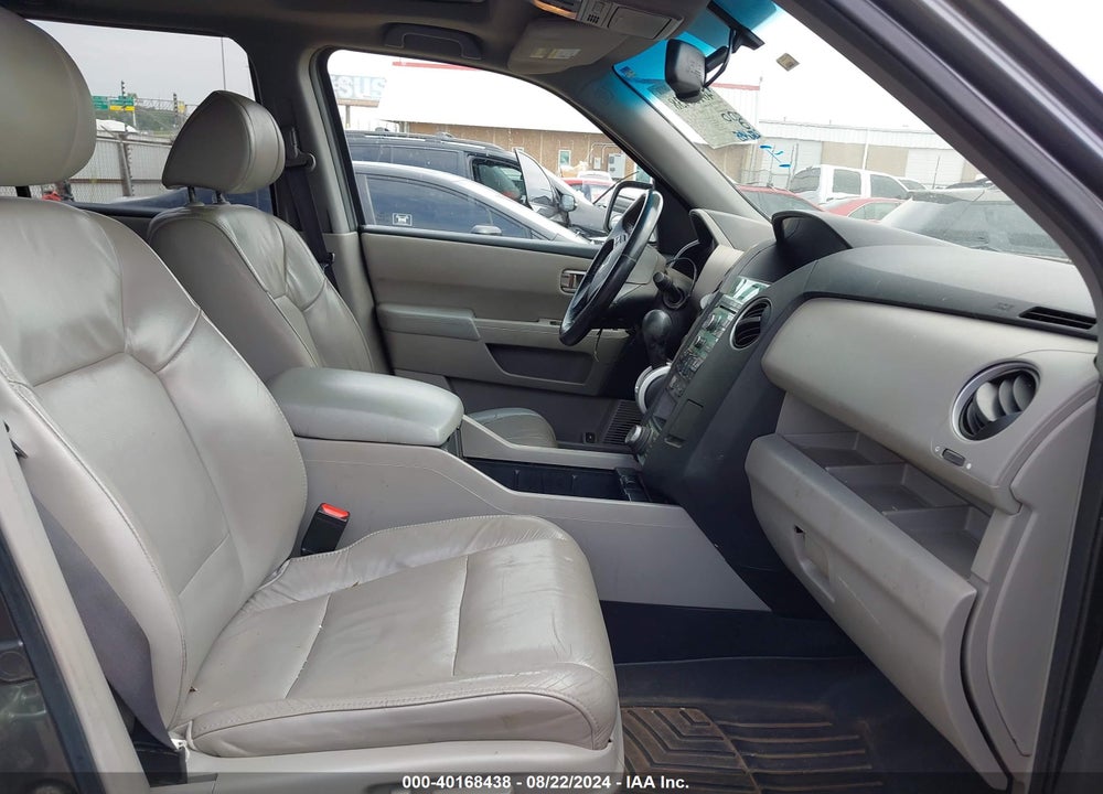 2011 HONDA PILOT EX-L VIN: 5FNYF4H73BB044301