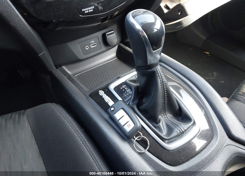 2018 NISSAN ROGUE S VIN: KNMAT2MV0JP571770