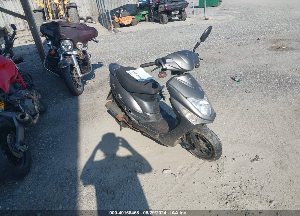 2021 CHICAGO SCOOTER CO GO VIN: L4HCATA15M6000832