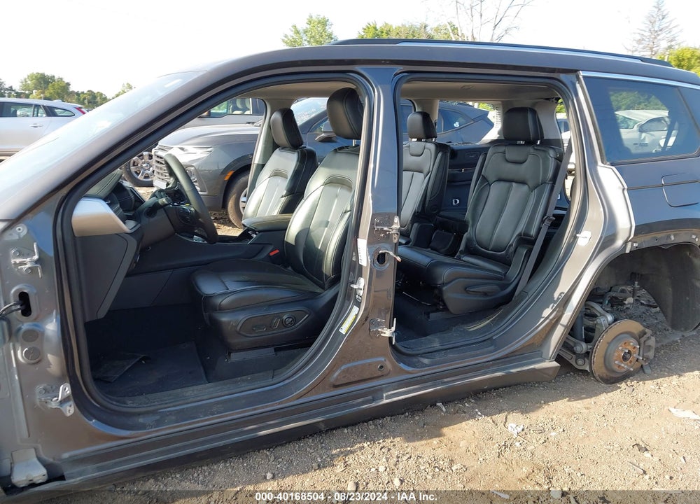 2023 JEEP GRAND CHEROKEE L LIMITED 4X4 VIN: 1C4RJKBG0P8810797