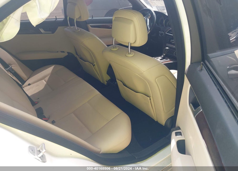 2014 MERCEDES-BENZ C 300 LUXURY 4MATIC/SPORT 4MATIC VIN: WDDGF8ABXEG245517