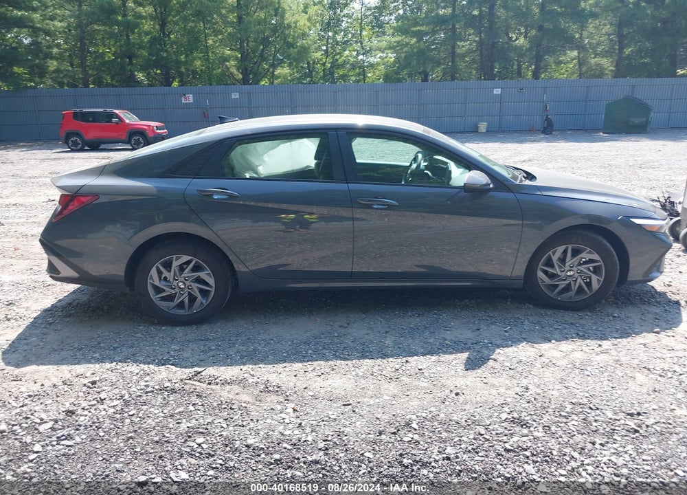 2024 HYUNDAI ELANTRA SEL VIN: KMHLM4DG4RU811740
