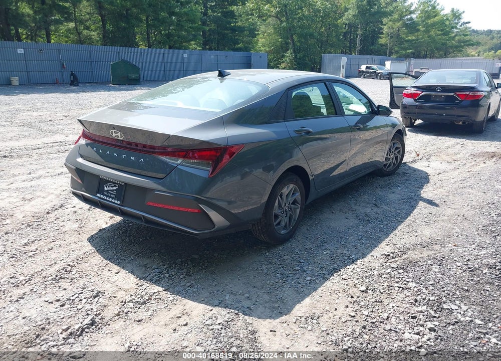 2024 HYUNDAI ELANTRA SEL VIN: KMHLM4DG4RU811740