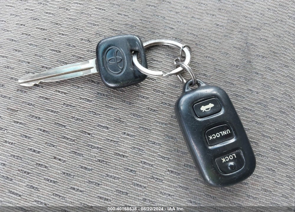 2002 TOYOTA CAMRY LE VIN: 4T1BE32K12U095069
