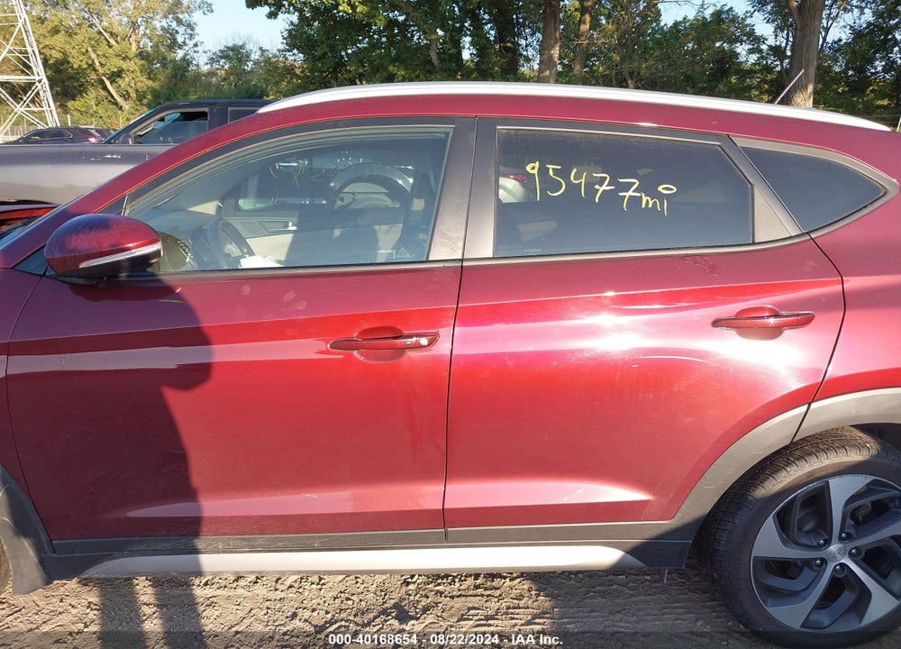 2017 HYUNDAI TUCSON SPORT VIN: KM8J3CA2XHU271810