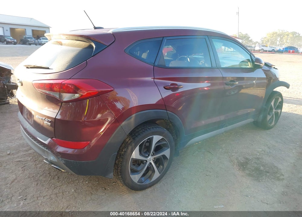 2017 HYUNDAI TUCSON SPORT VIN: KM8J3CA2XHU271810