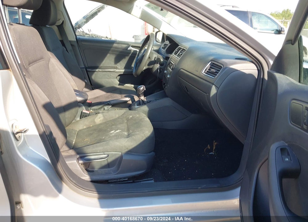 2014 VOLKSWAGEN JETTA 2.0L S VIN: 3VW2K7AJ1EM404896
