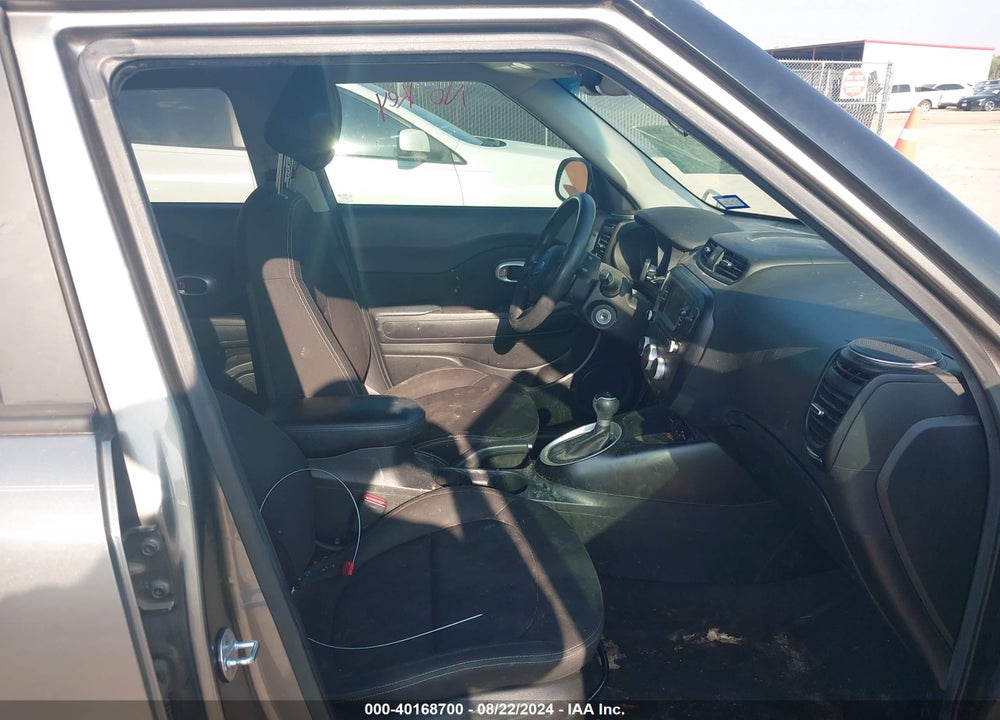 2018 KIA SOUL VIN: KNDJN2A2XJ7583073