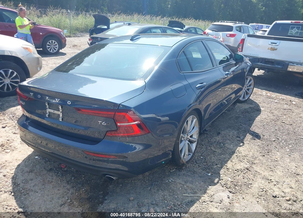 2021 VOLVO S60 T6 MOMENTUM VIN: 7JRA22TK8MG095350
