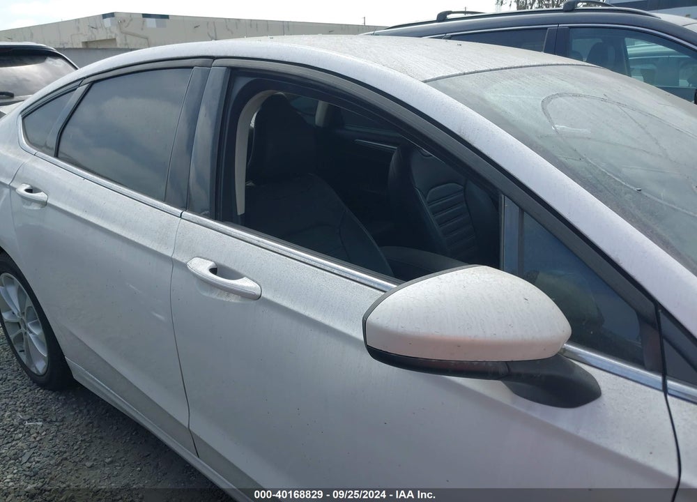 2019 FORD FUSION HYBRID SE VIN: 3FA6P0LUXKR199796