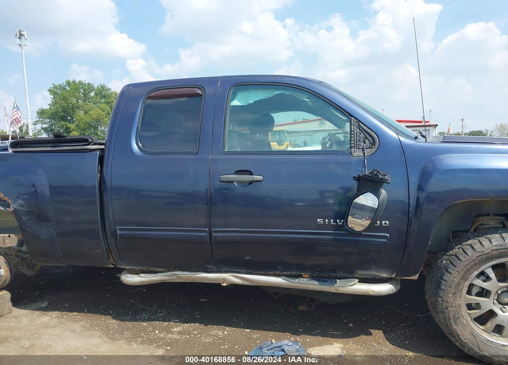2011 CHEVROLET SILVERADO 1500 LT VIN: 1GCRKSE36BZ239132
