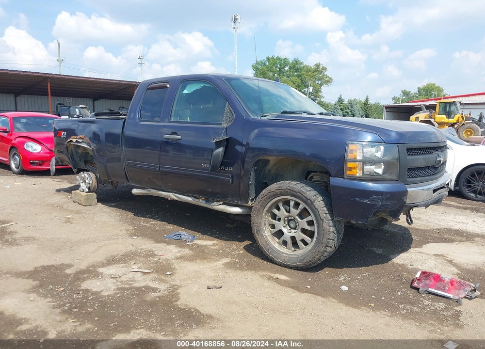 2011 CHEVROLET SILVERADO 1500 LT VIN: 1GCRKSE36BZ239132
