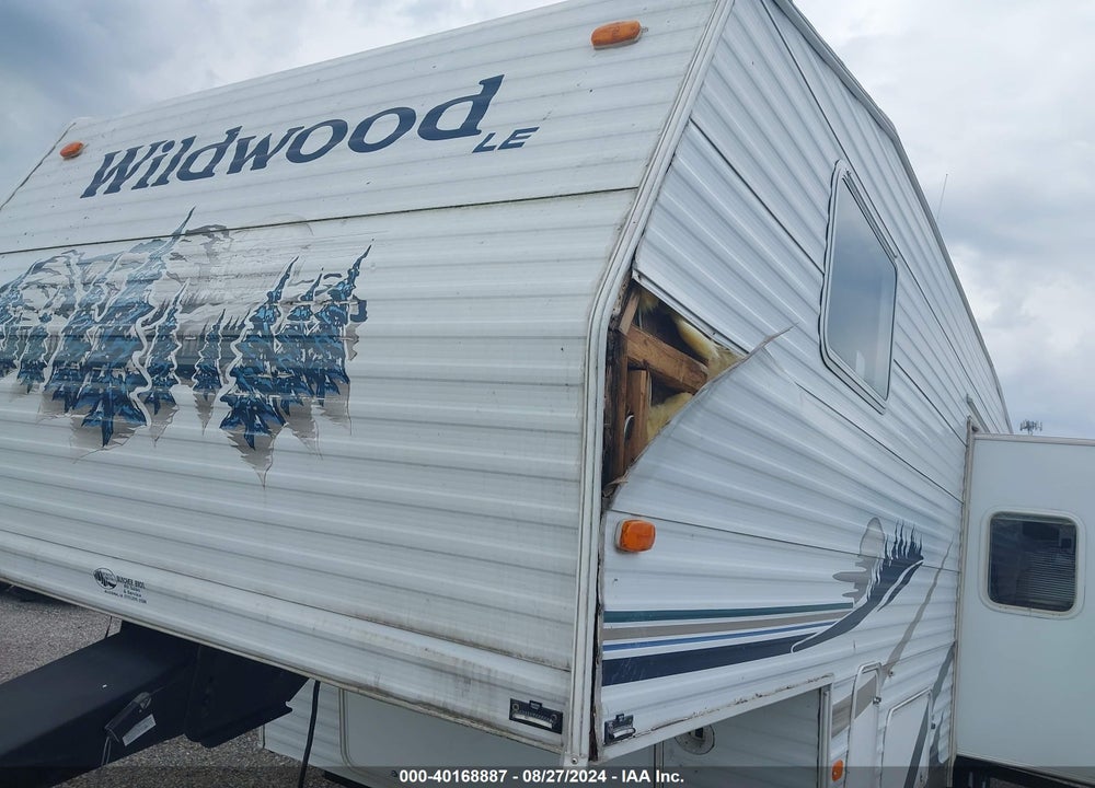 2005 FOREST RIVER WILDWOOD LE 28BHSS VIN: 4X4FWDD285R333734