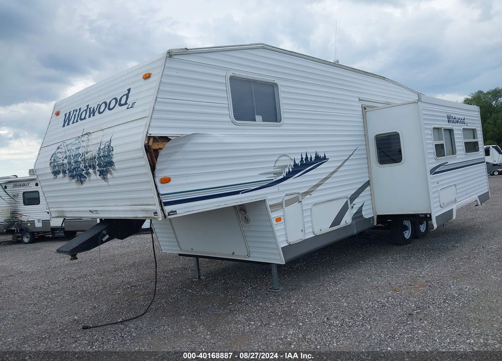 2005 FOREST RIVER WILDWOOD LE 28BHSS VIN: 4X4FWDD285R333734